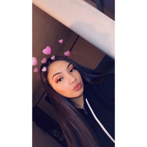 Meet your Posher, Kira